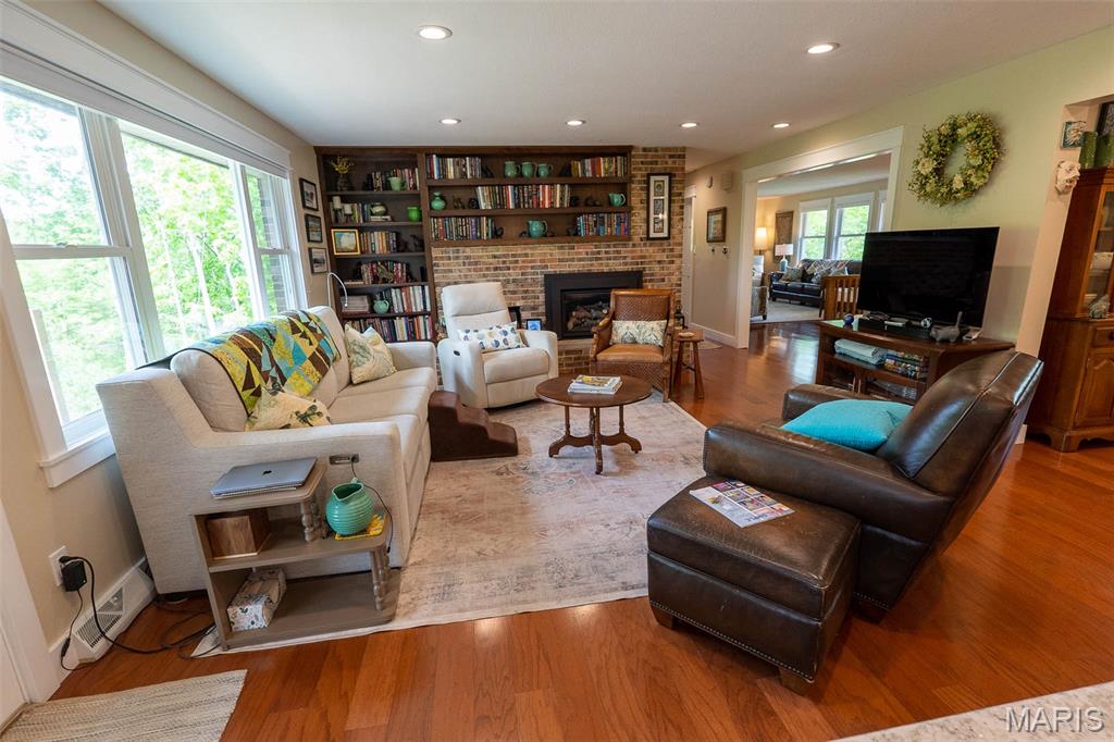 654 Holmes Lane