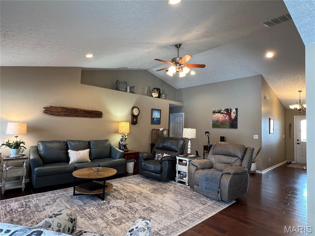 1221 Casey Lane