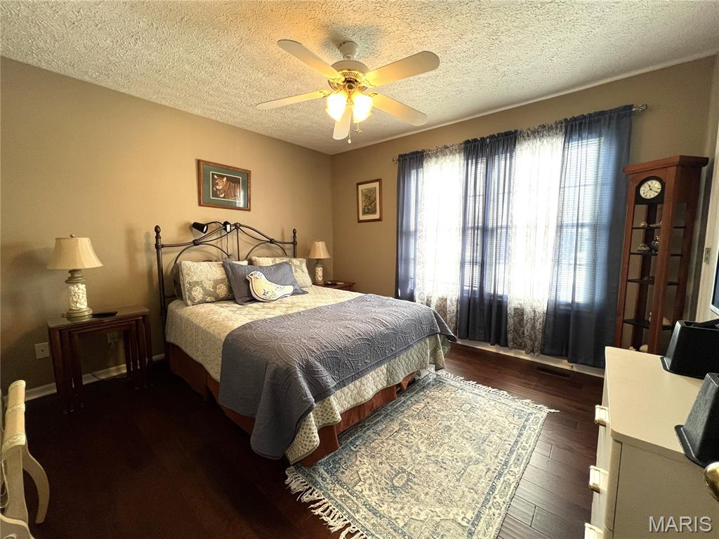 1221 Casey Lane