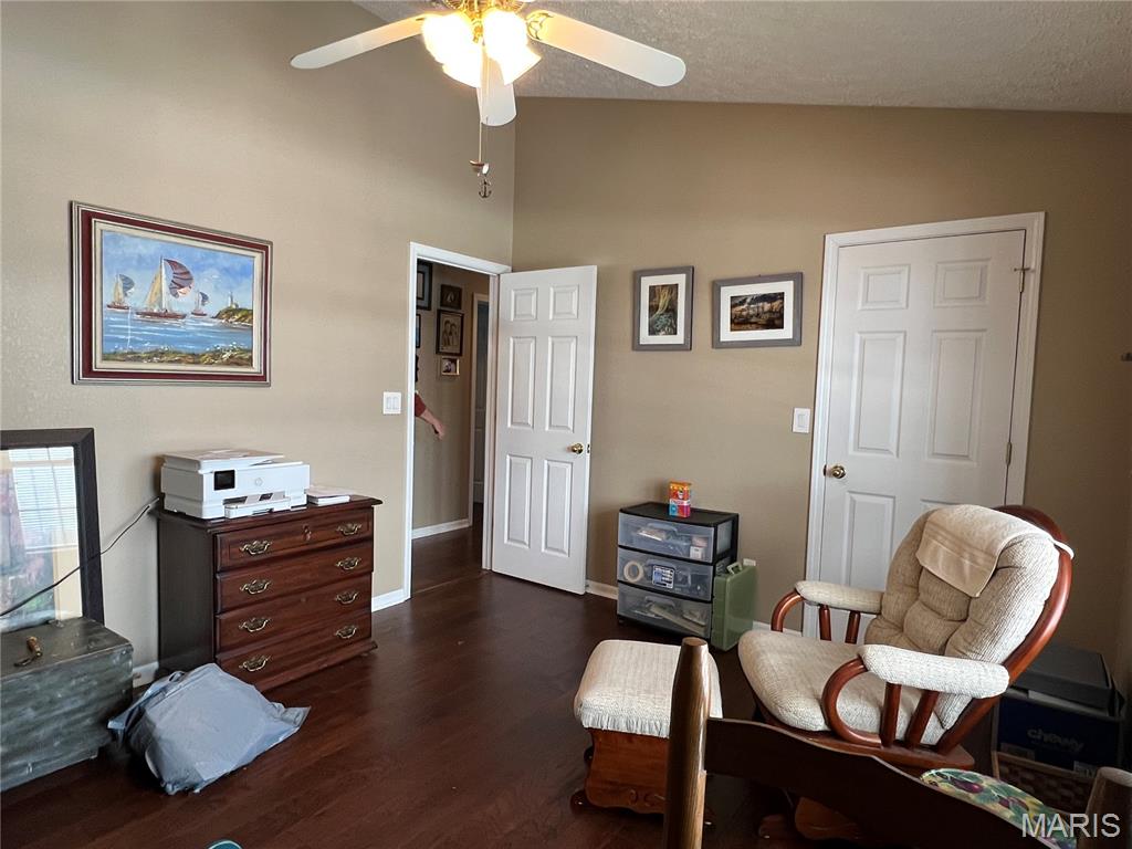 1221 Casey Lane