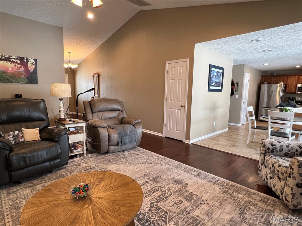 1221 Casey Lane