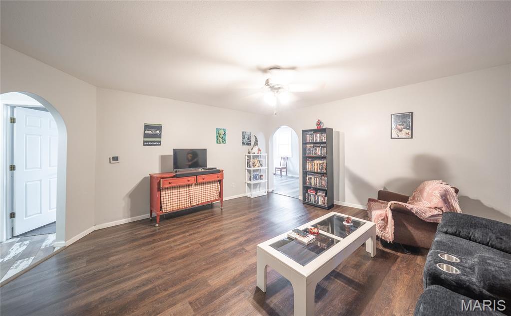 10582 County Road 3060