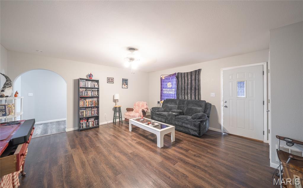 10582 County Road 3060
