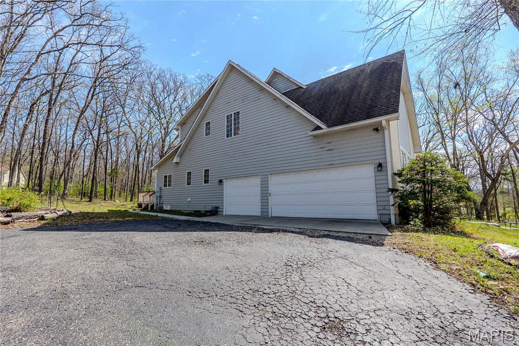 900 Country Lane