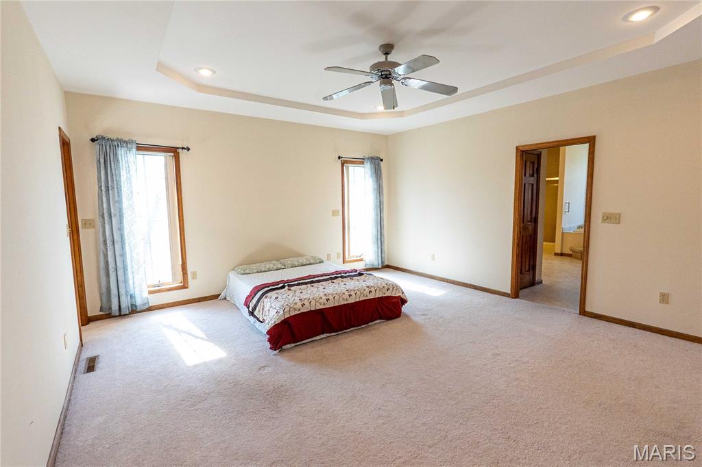 900 Country Lane