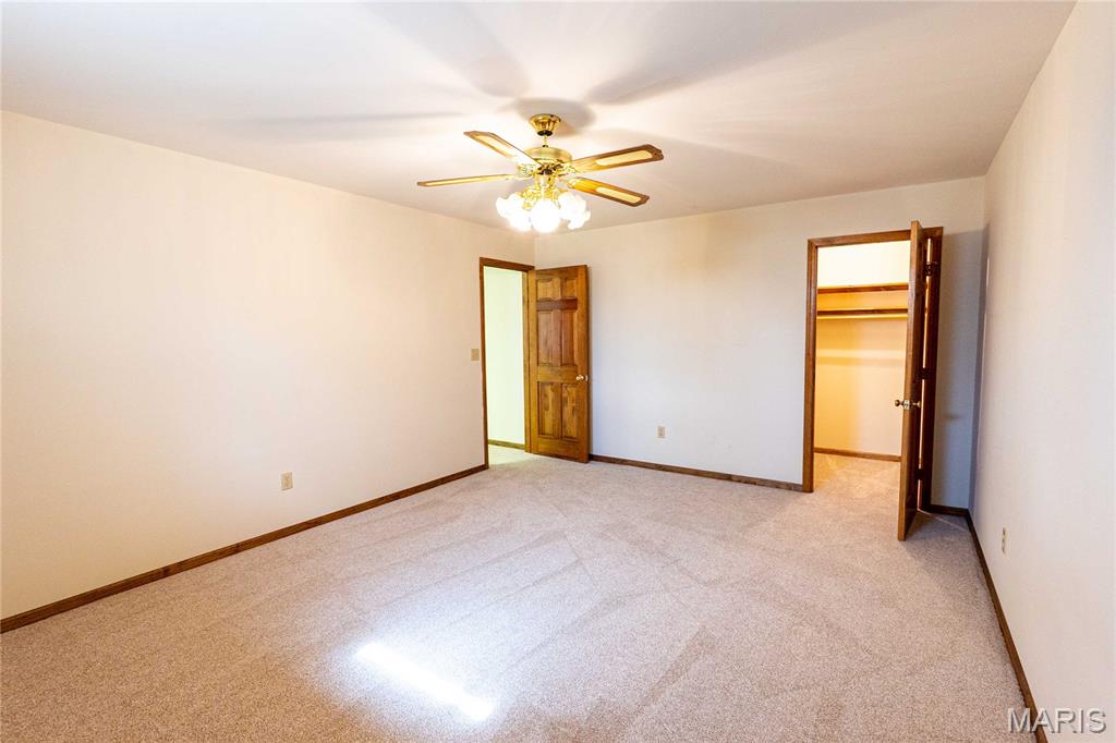 900 Country Lane