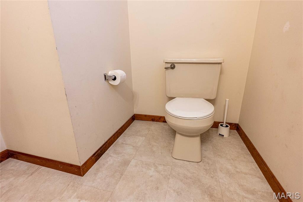 900 Country Lane