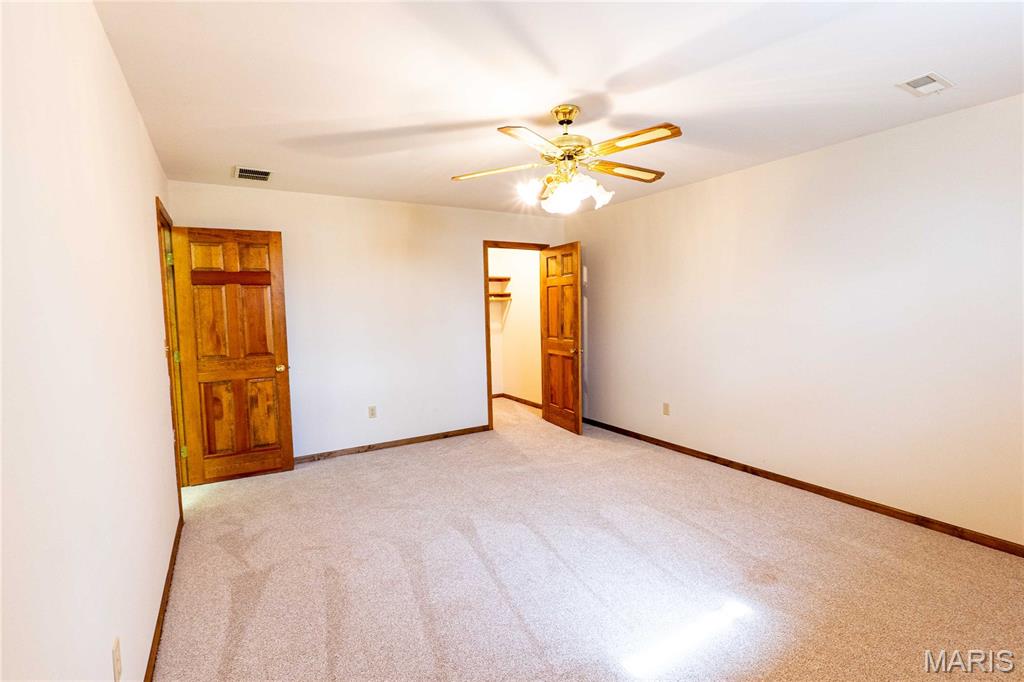 900 Country Lane