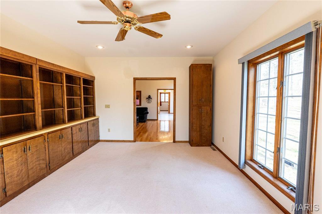 900 Country Lane