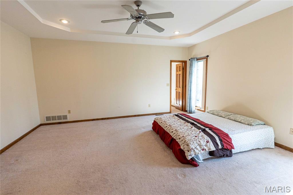 900 Country Lane