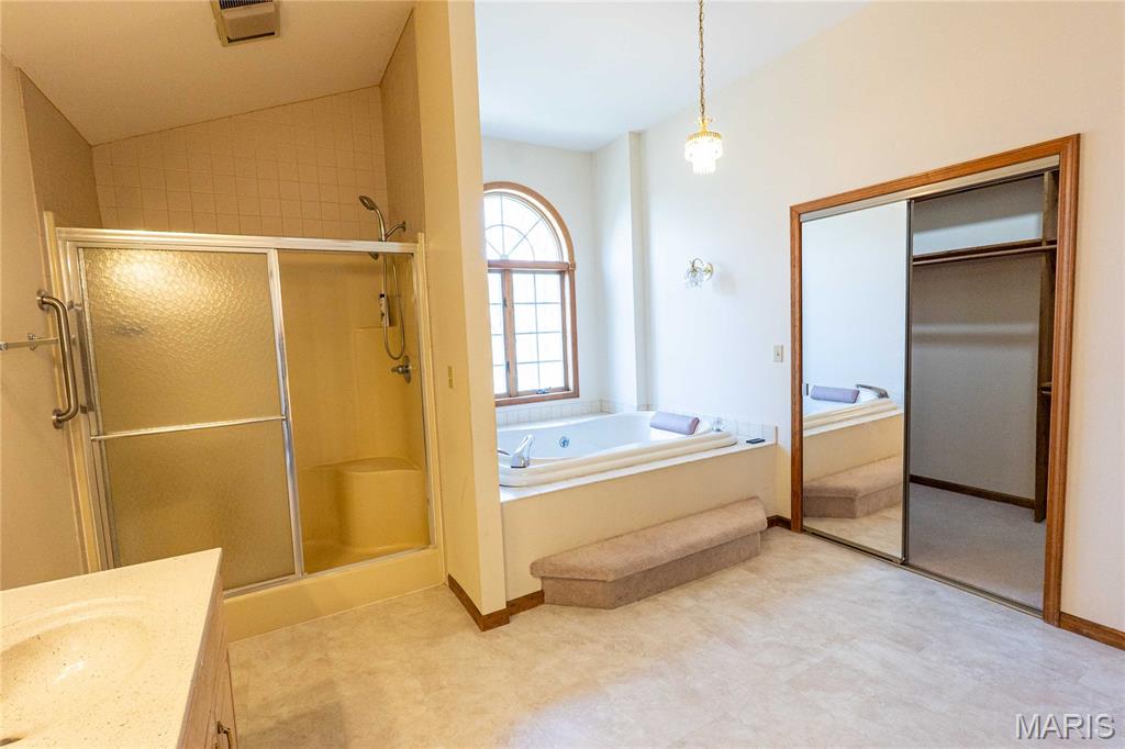 900 Country Lane