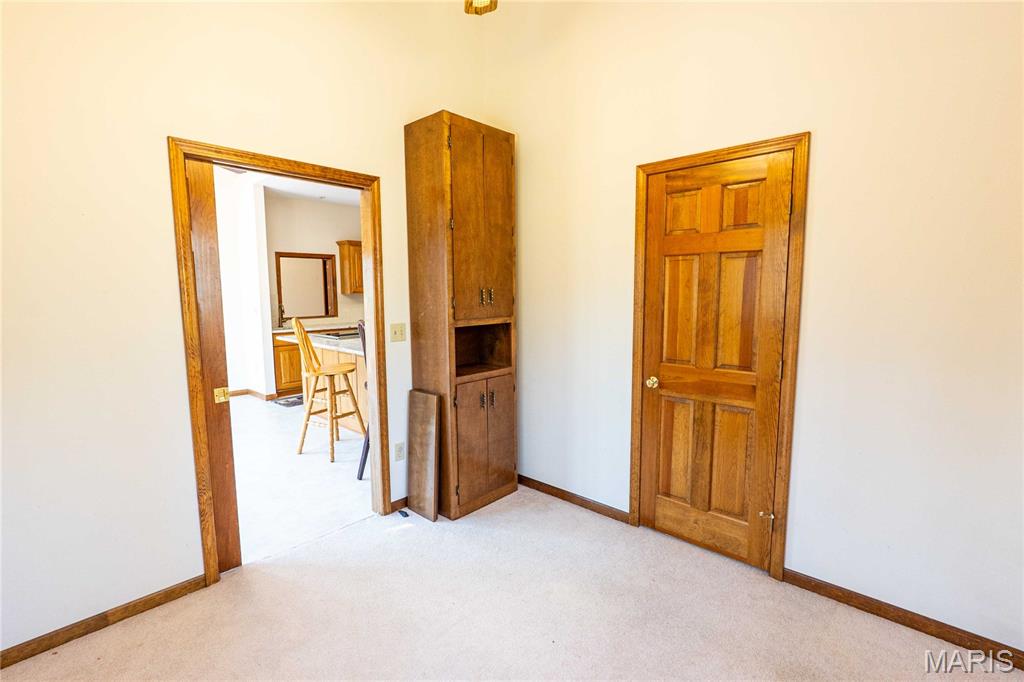 900 Country Lane