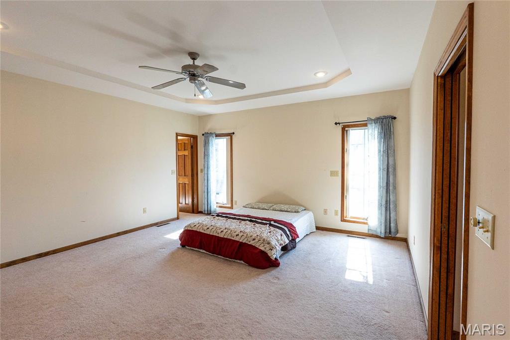 900 Country Lane