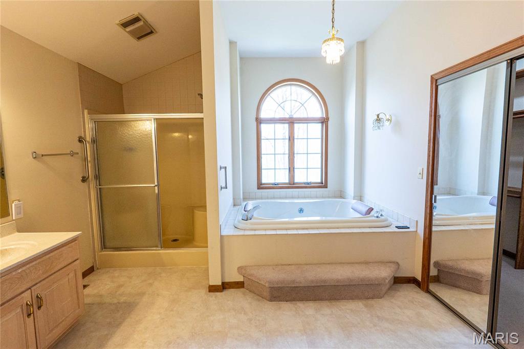 900 Country Lane