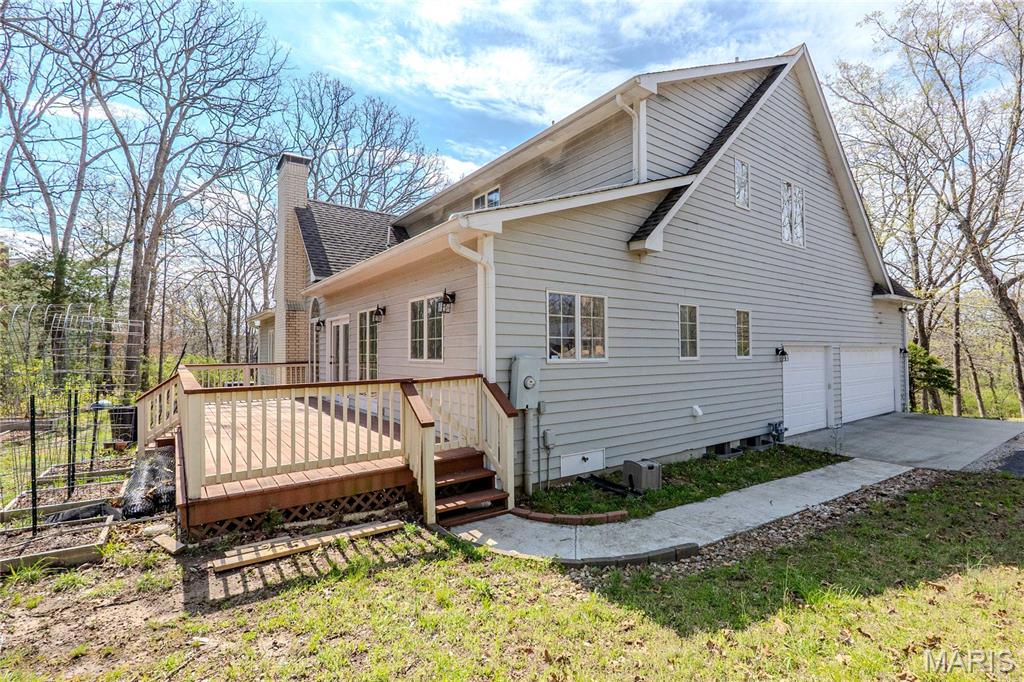900 Country Lane