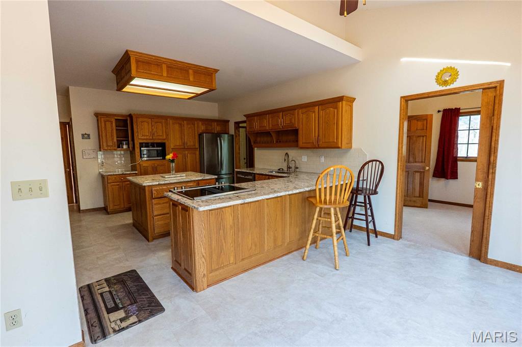 900 Country Lane