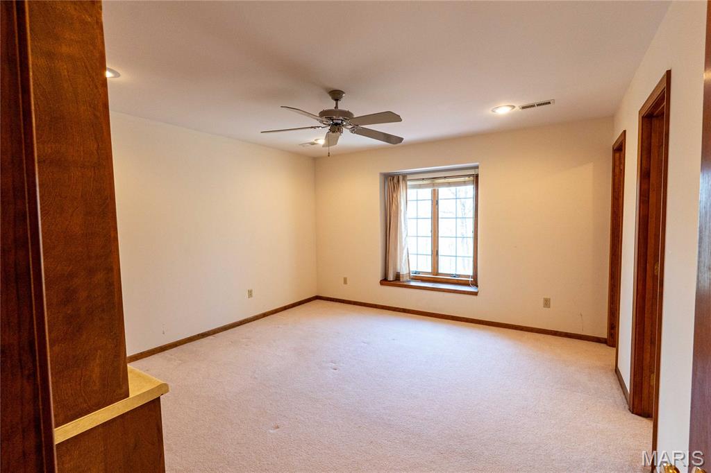900 Country Lane