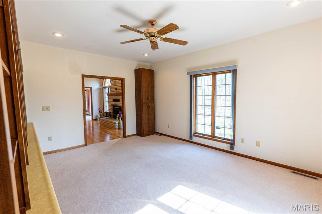 900 Country Lane