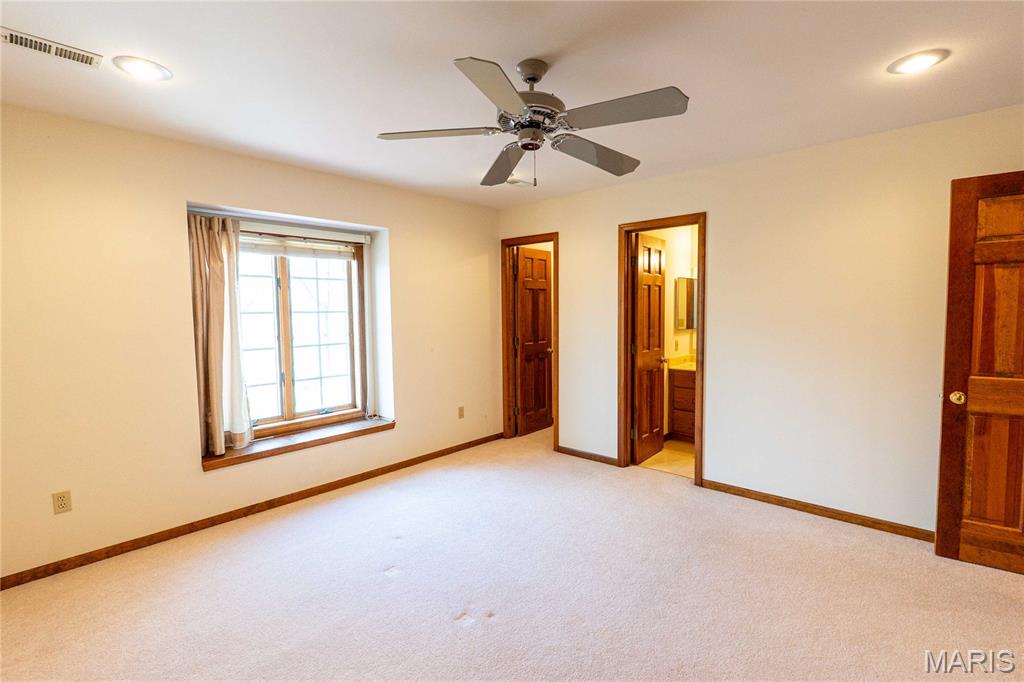 900 Country Lane
