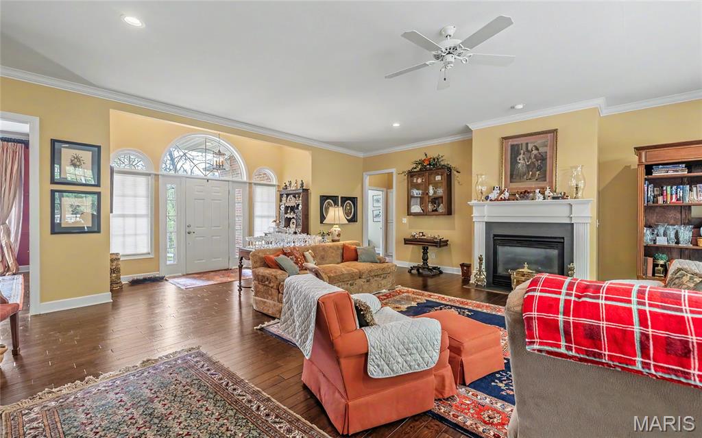 822 Oak Knoll