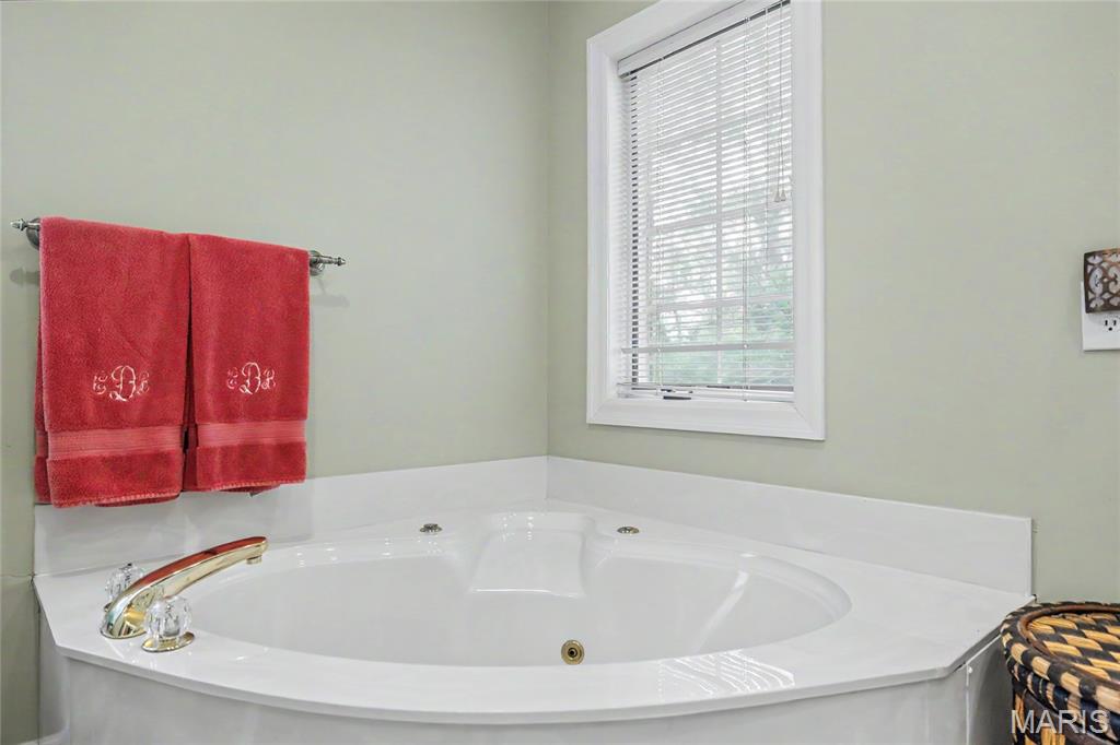 822 Oak Knoll