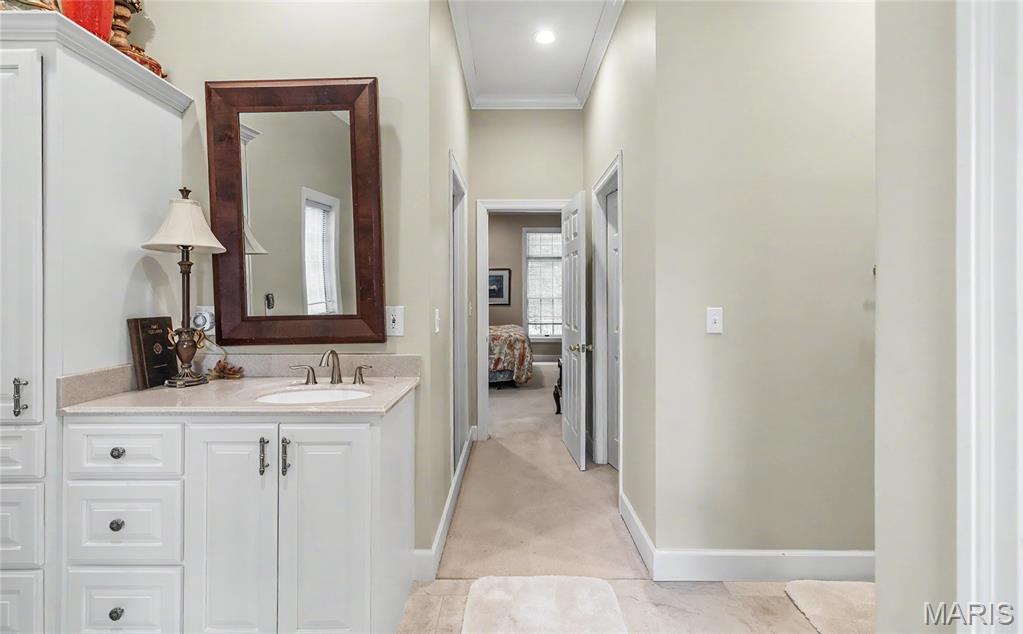 822 Oak Knoll