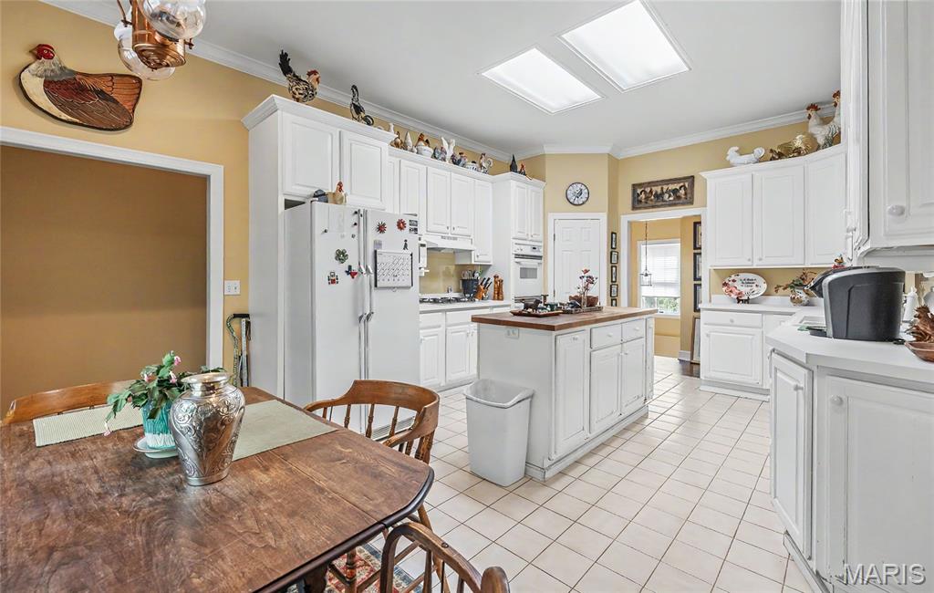 822 Oak Knoll