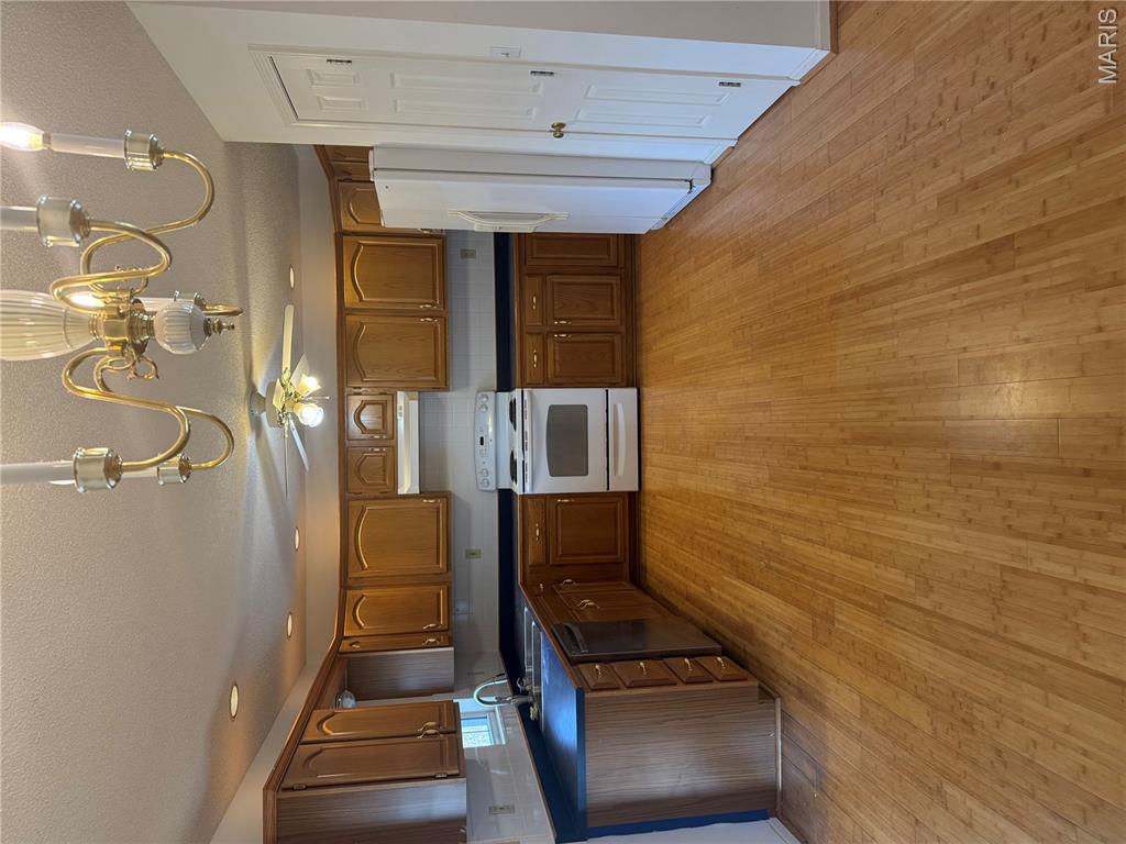 1112 Murry Lane