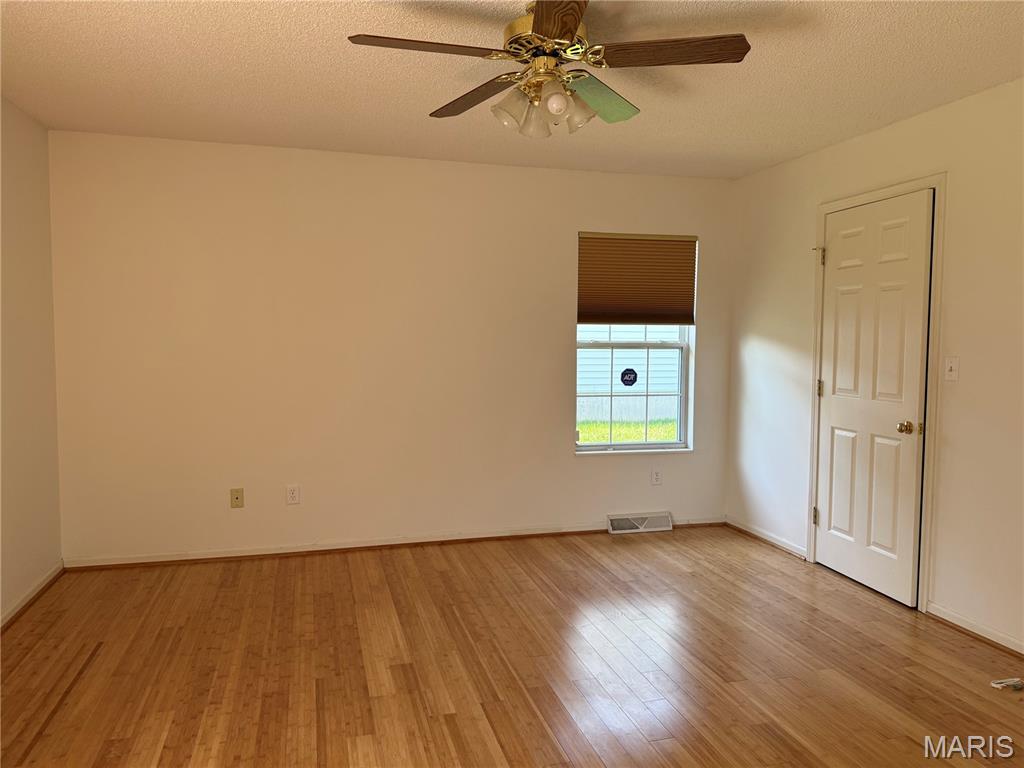1112 Murry Lane