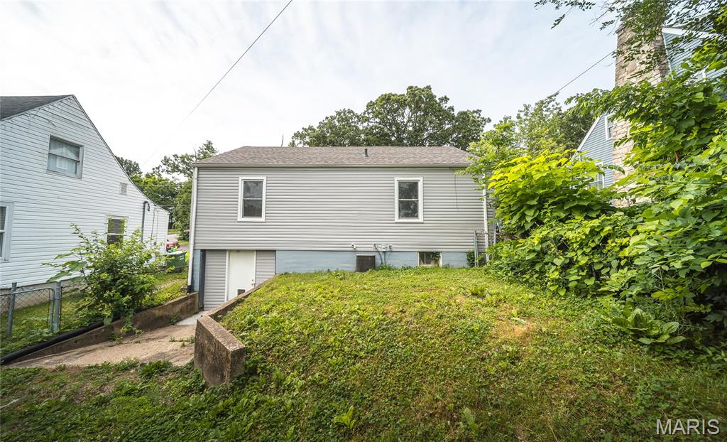 707 E 5th Street