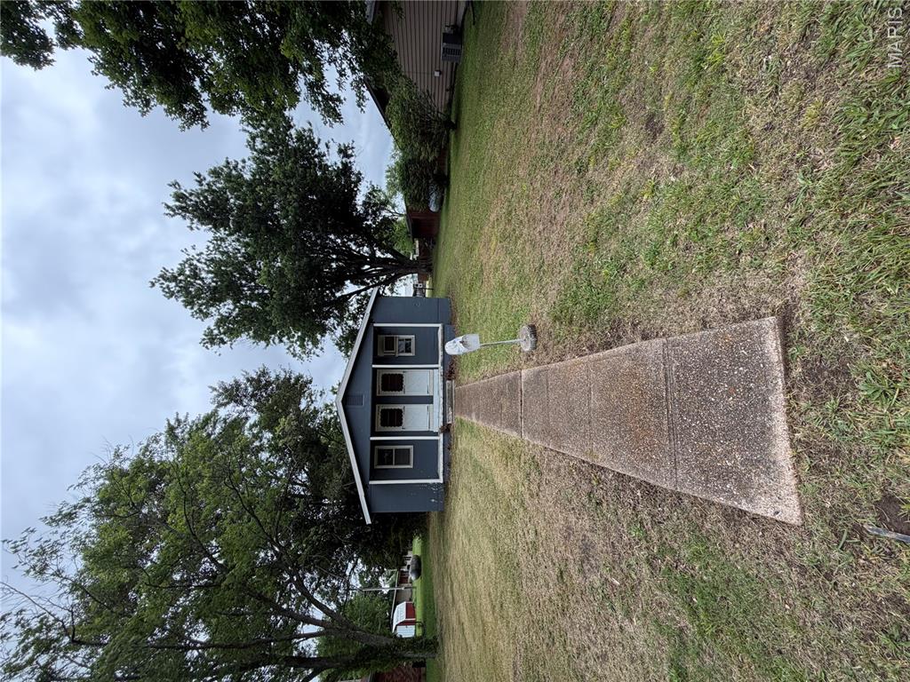 1008 E Mondy Street