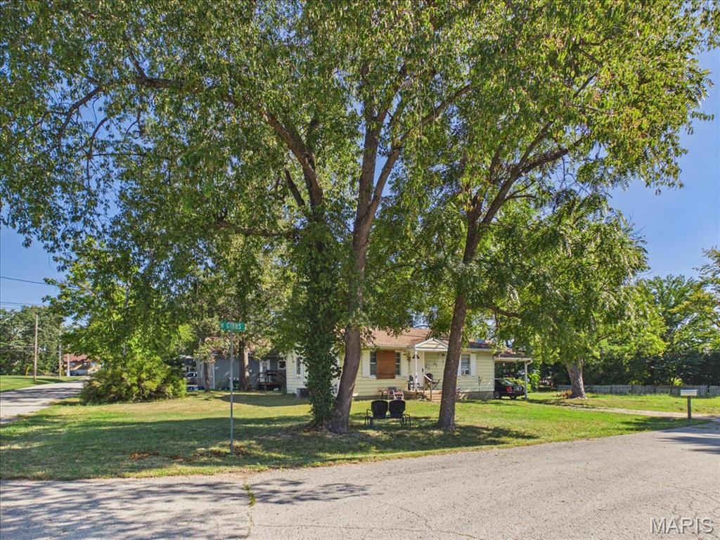 602 W Gibbs Street