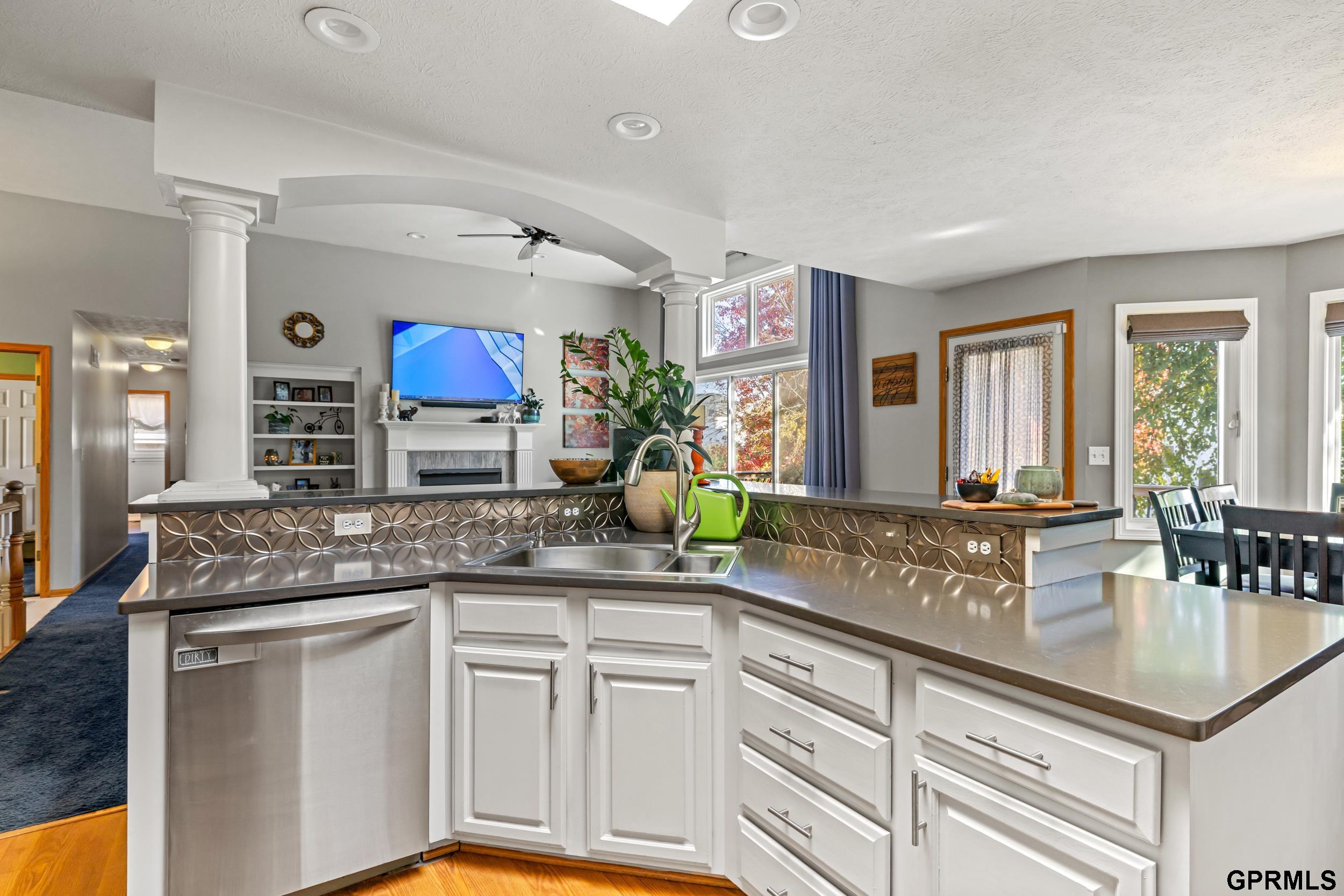 5332 NW Tudor Lane