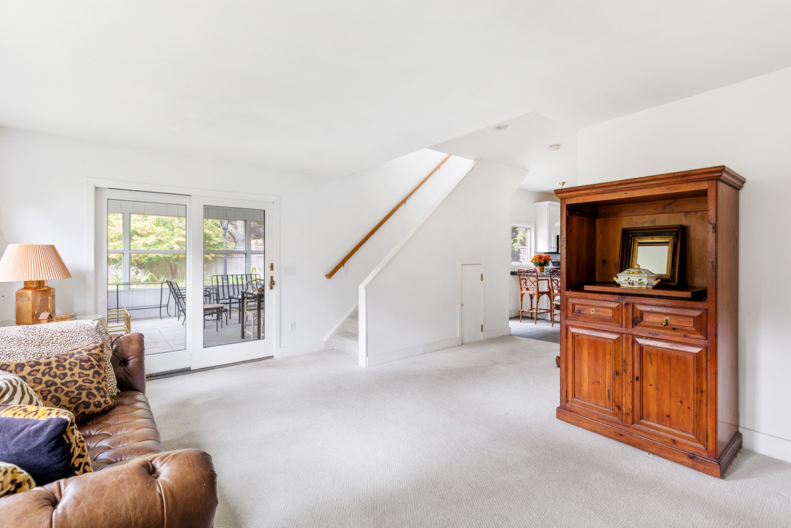 10 BROADVIEW AVENUE