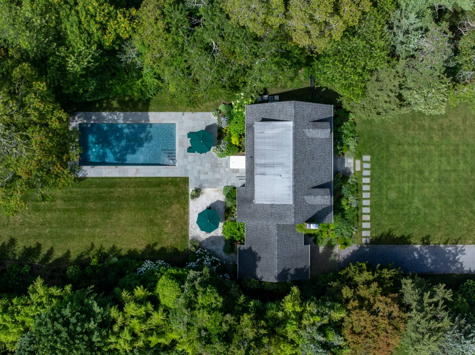 32 THORNHEDGE ROAD
