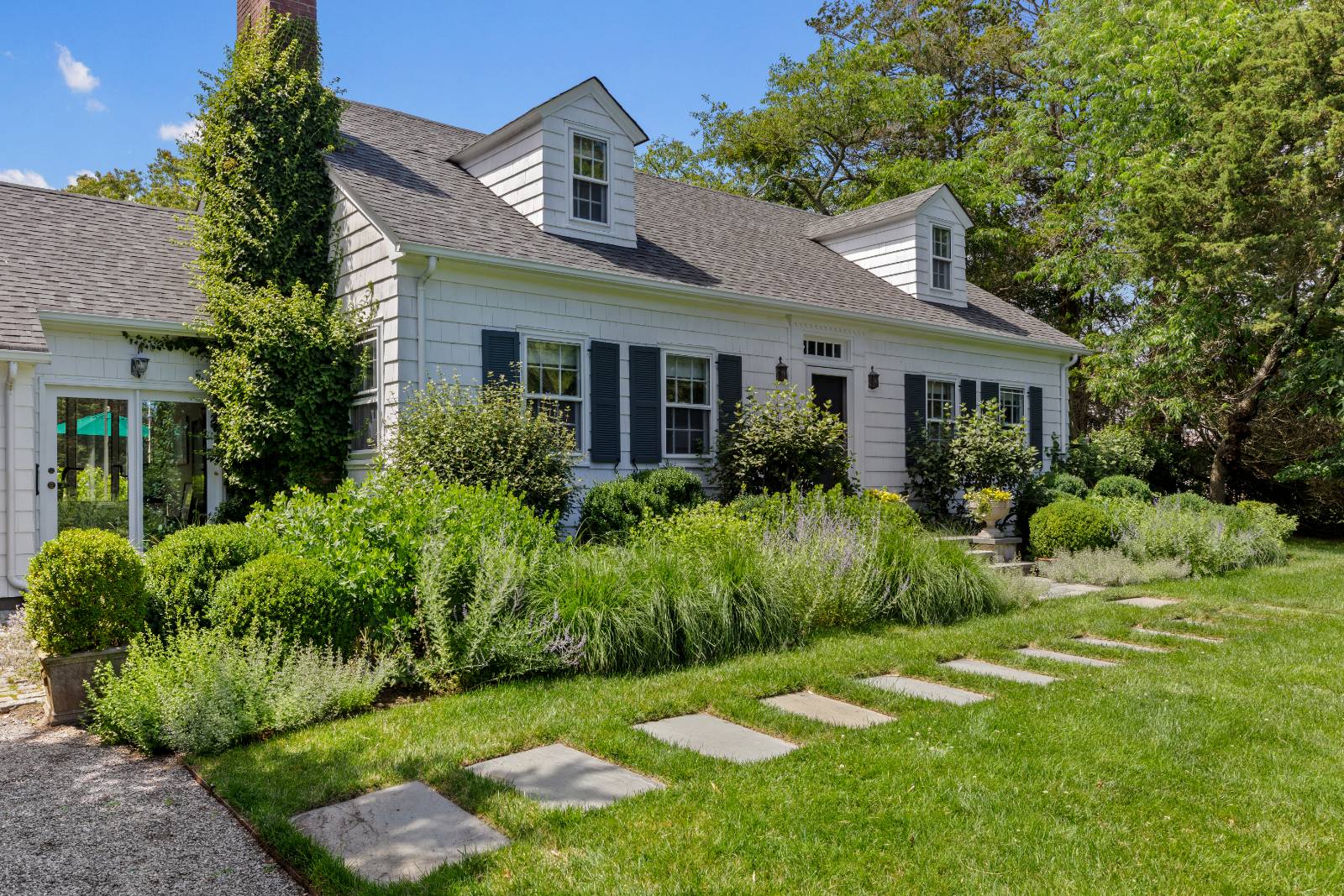 32 THORNHEDGE ROAD