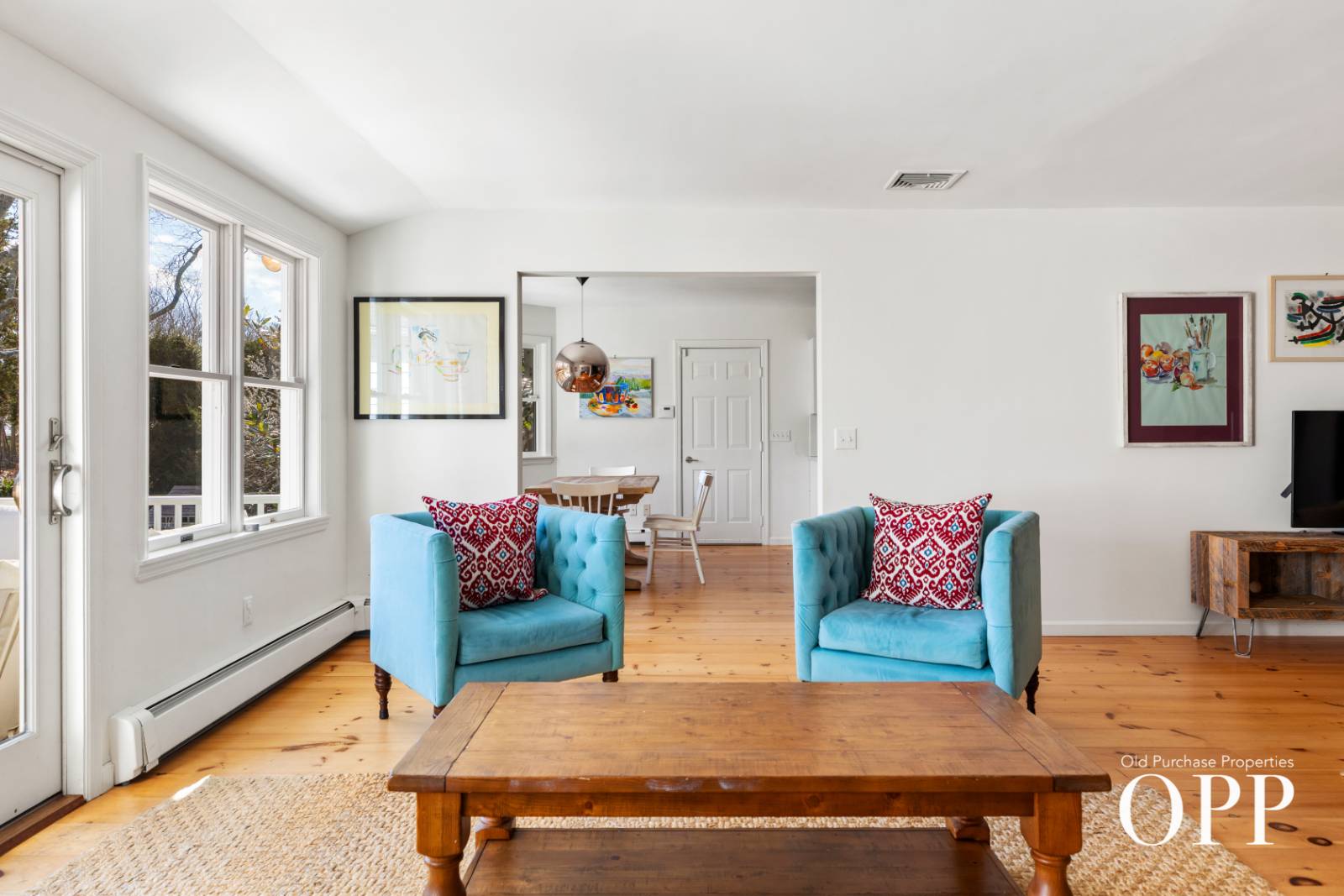 11 BREWSTER LANE