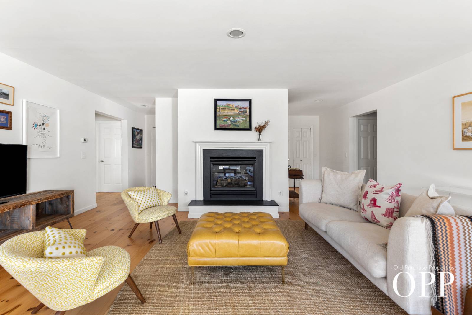 11 BREWSTER LANE
