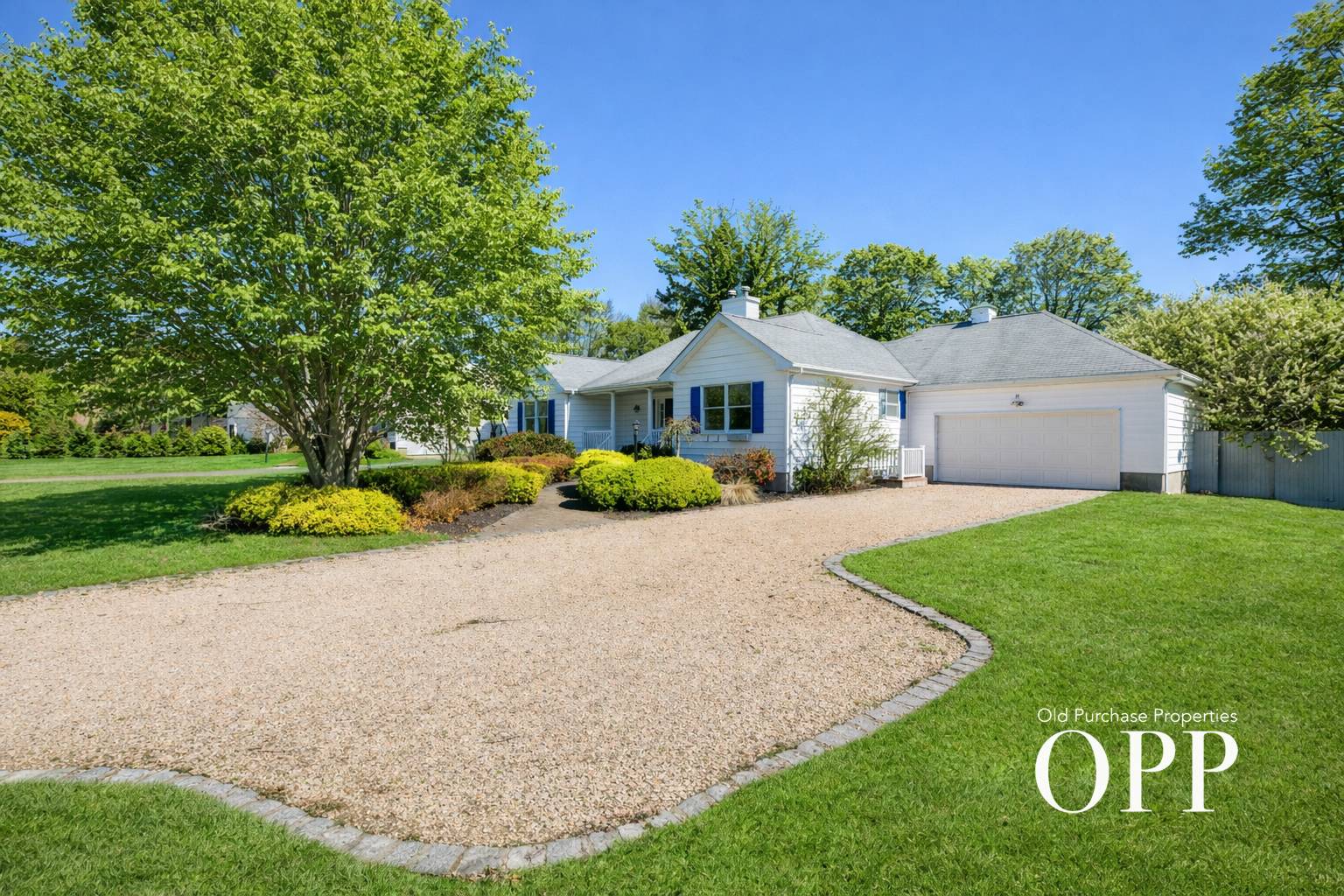 11 BREWSTER LANE