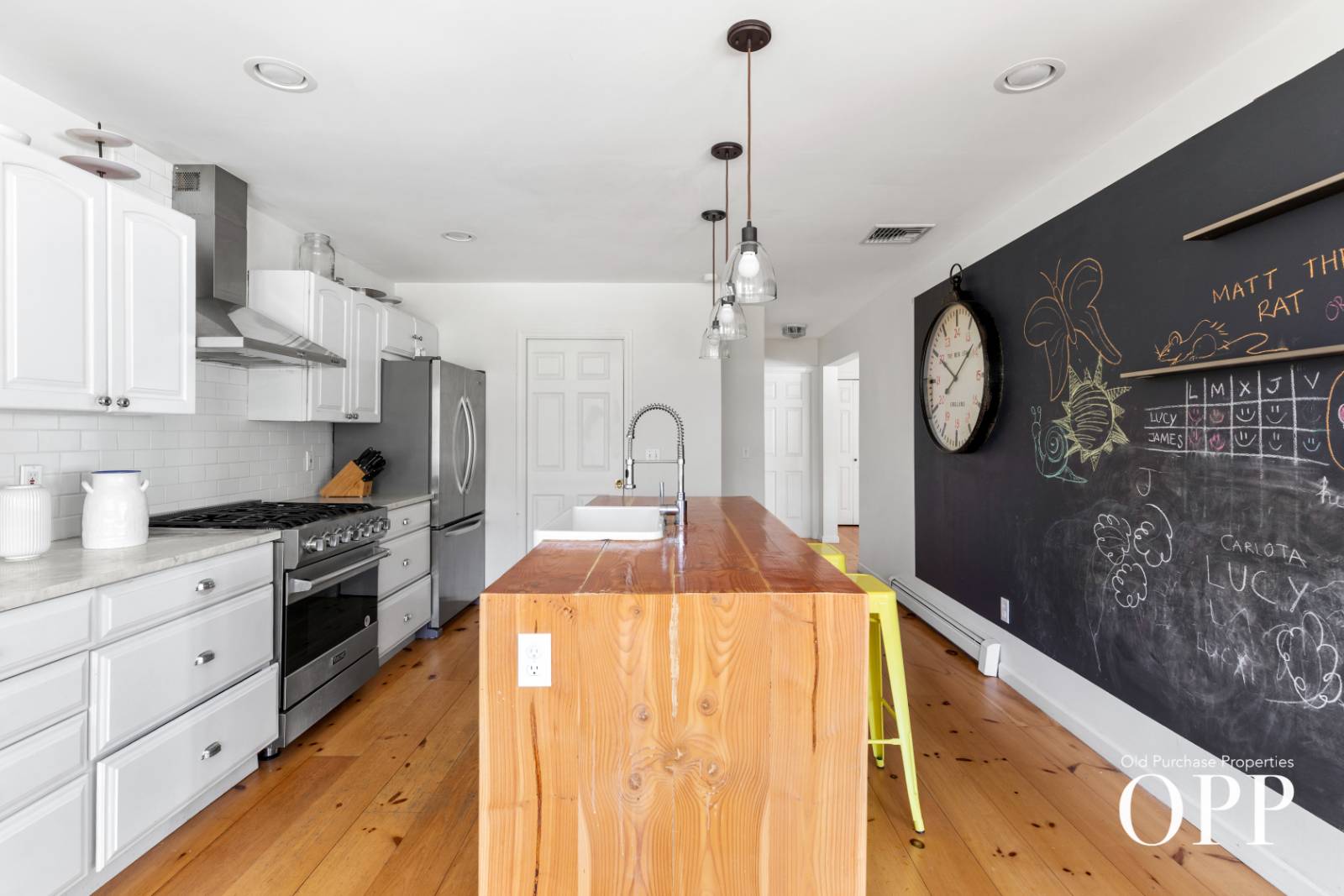 11 BREWSTER LANE