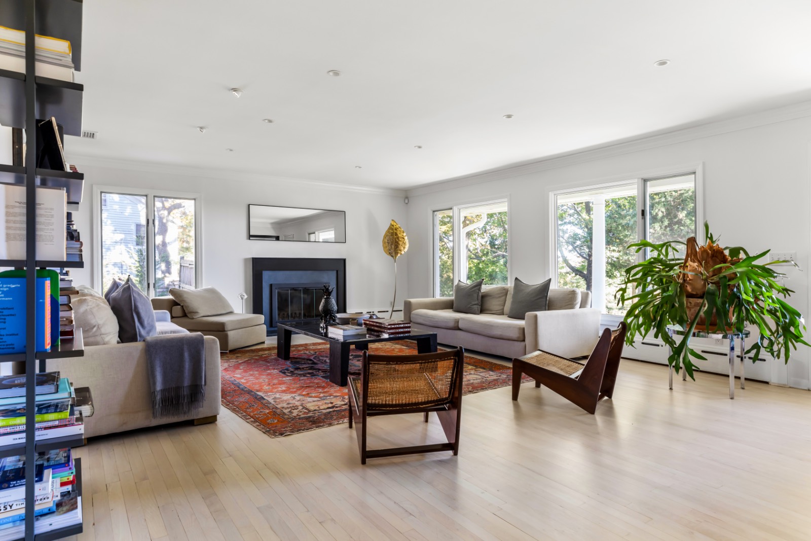 313 SOUTH COUNTRY ROAD