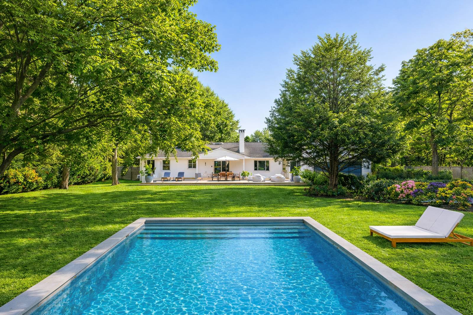 313 SOUTH COUNTRY ROAD