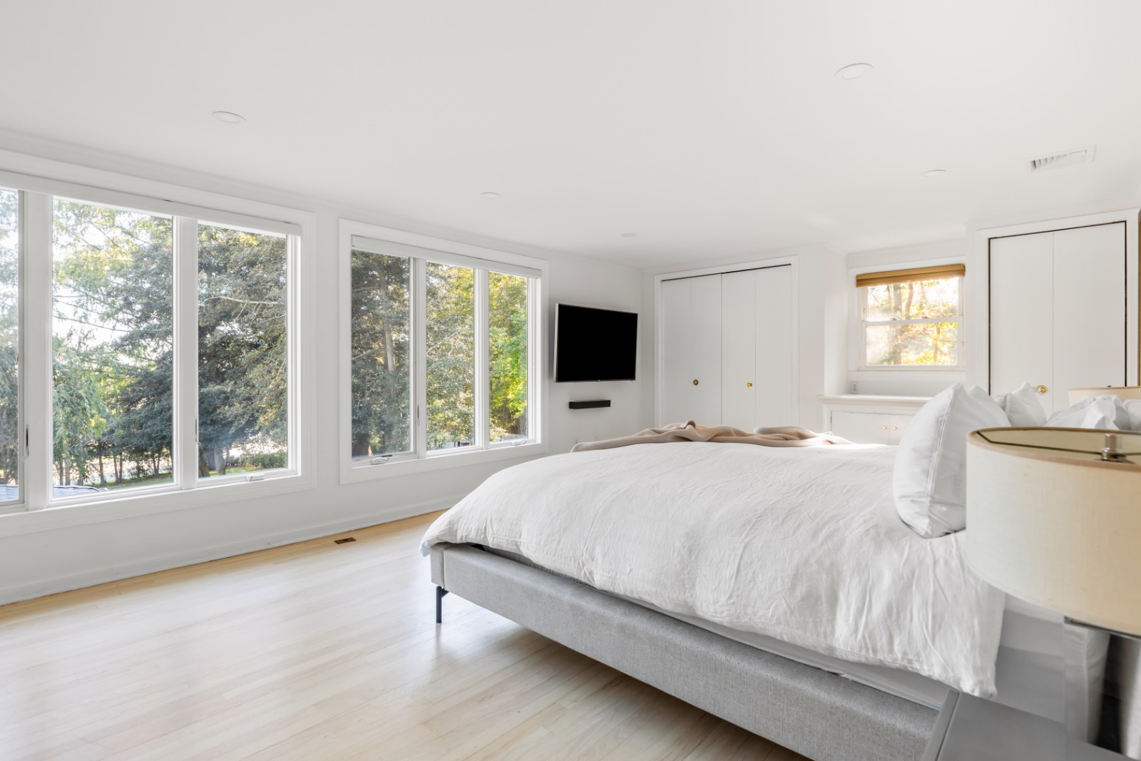 313 SOUTH COUNTRY ROAD