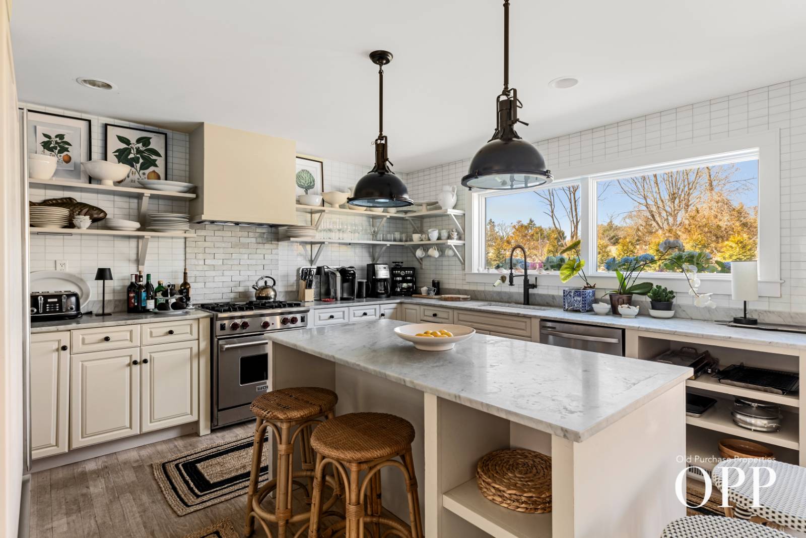 4 North Howells Point Road