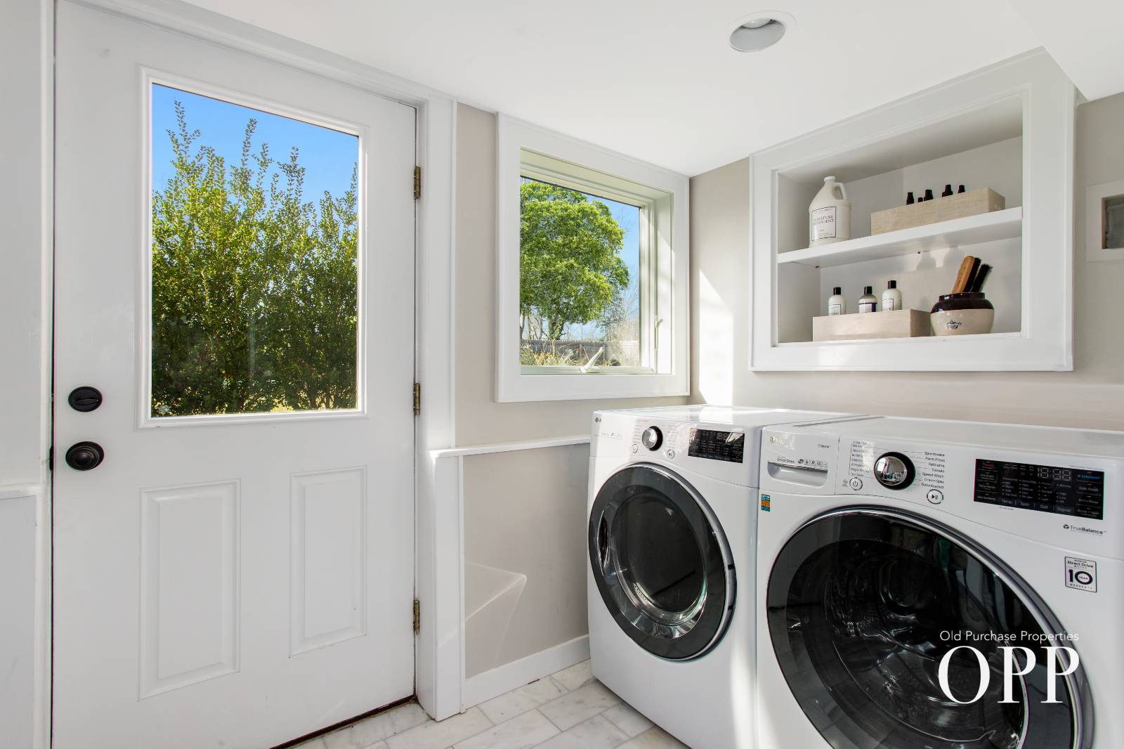 4 North Howells Point Road