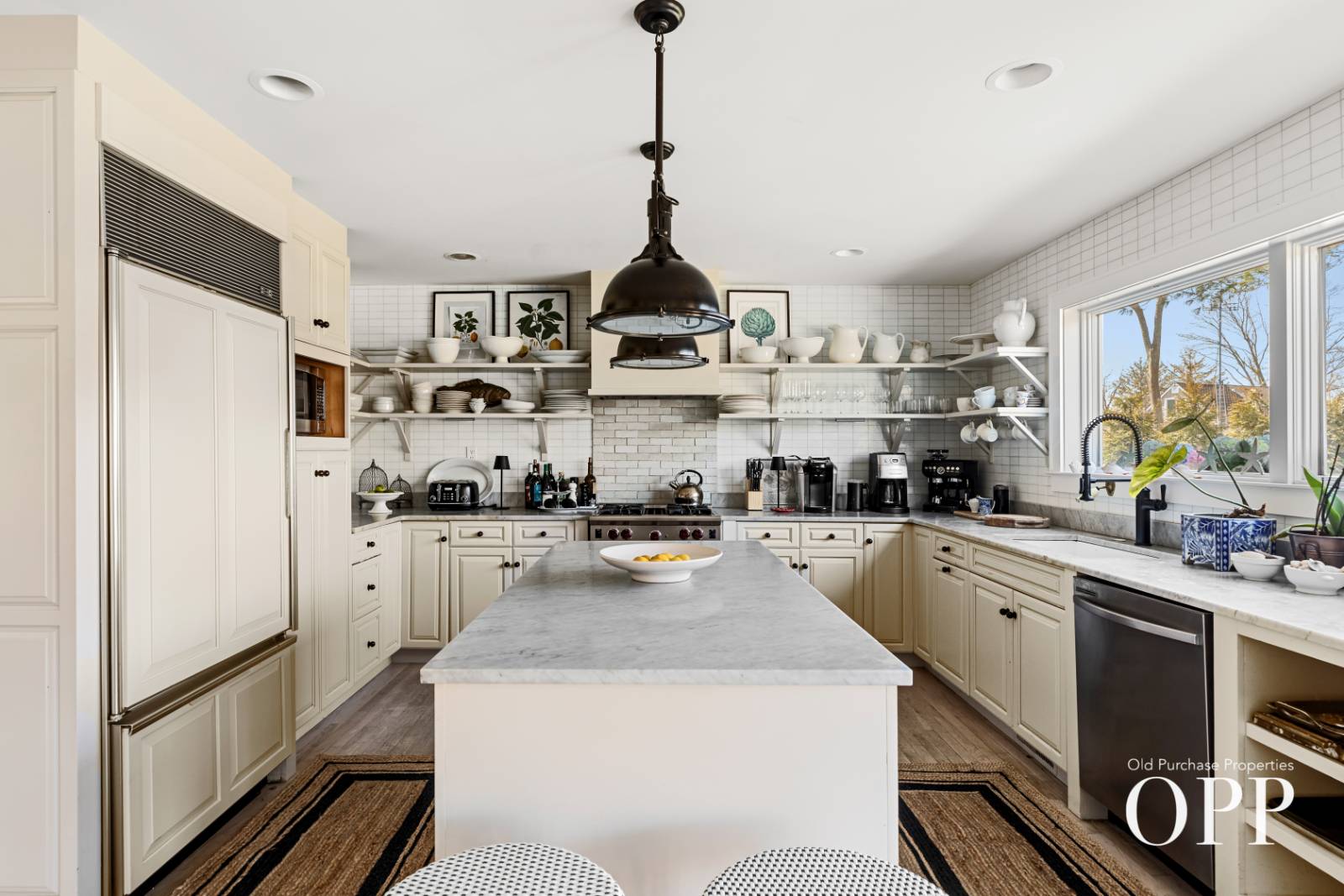 4 North Howells Point Road