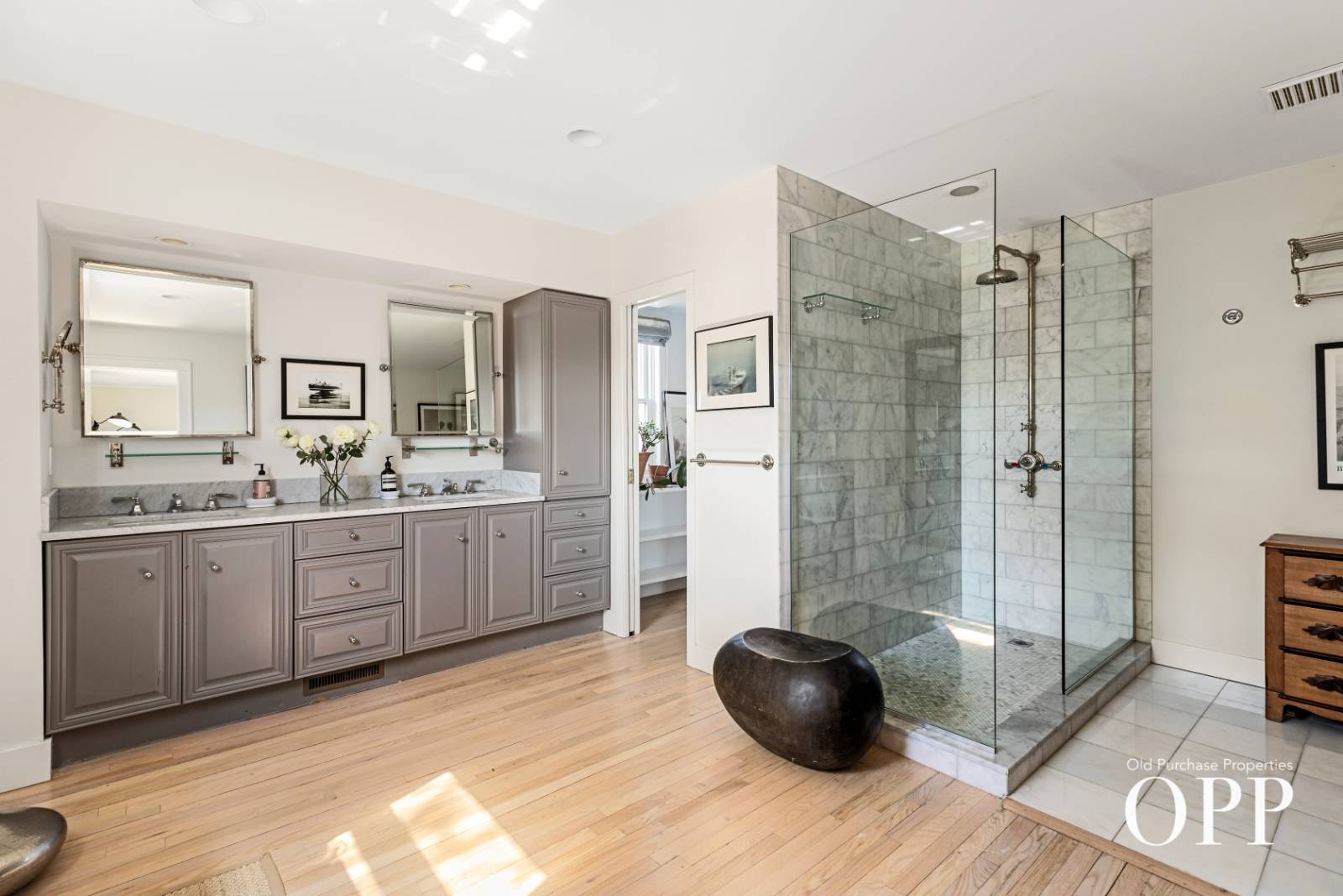 4 North Howells Point Road