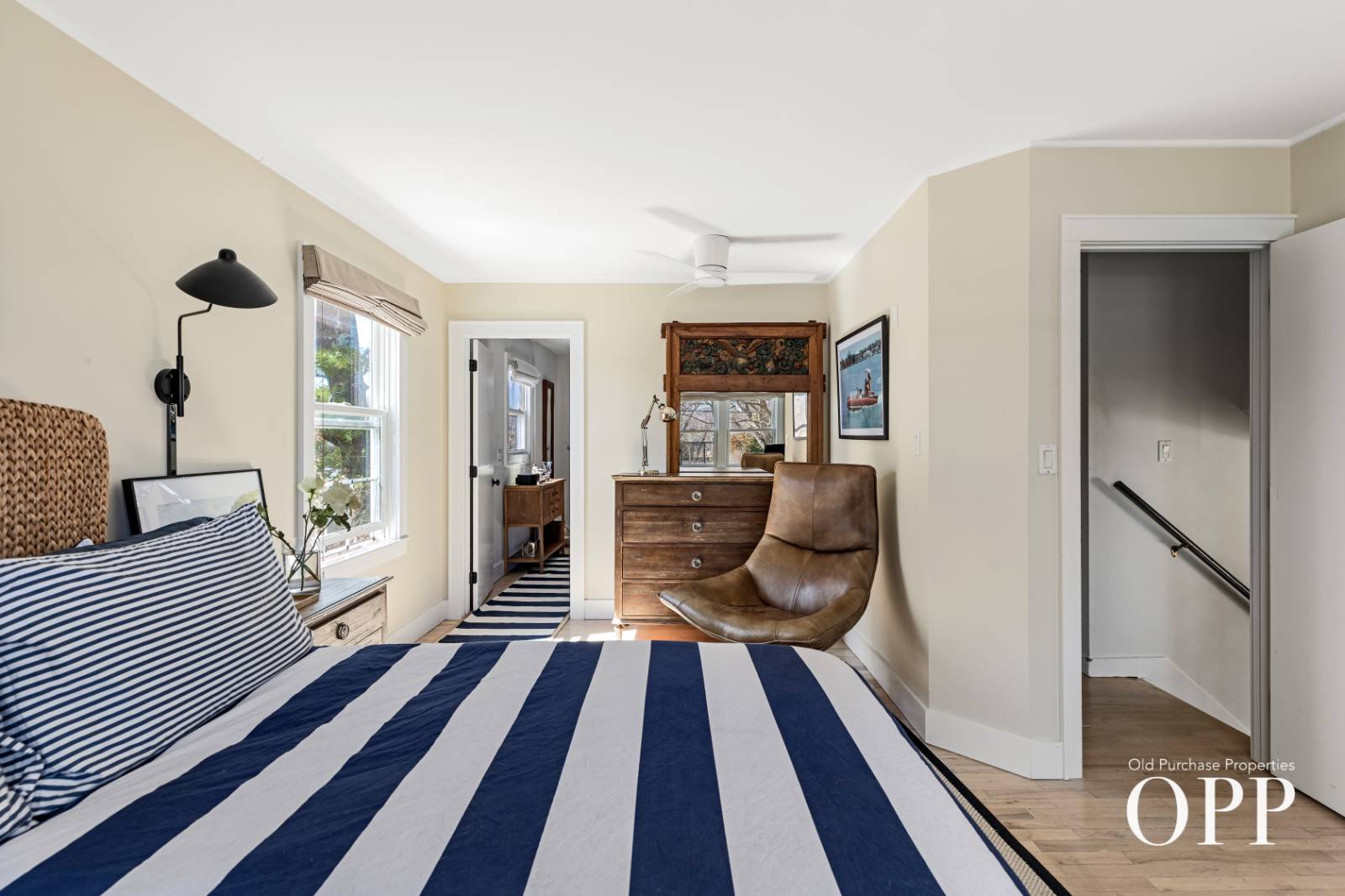 4 North Howells Point Road