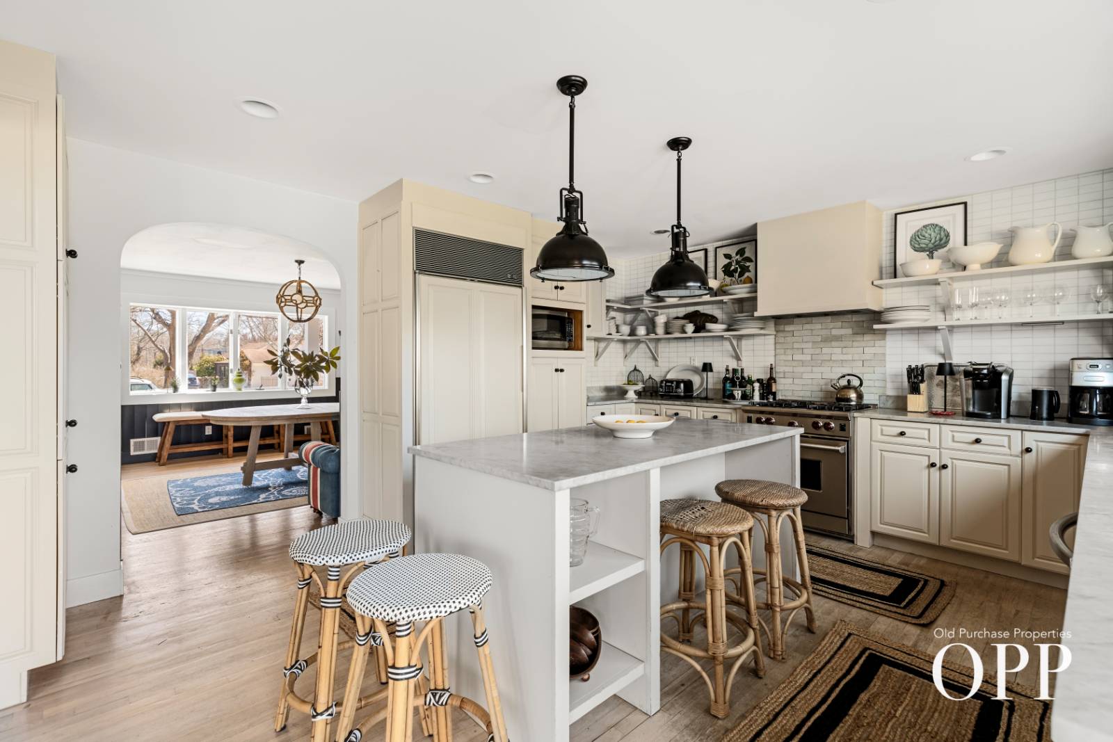 4 North Howells Point Road