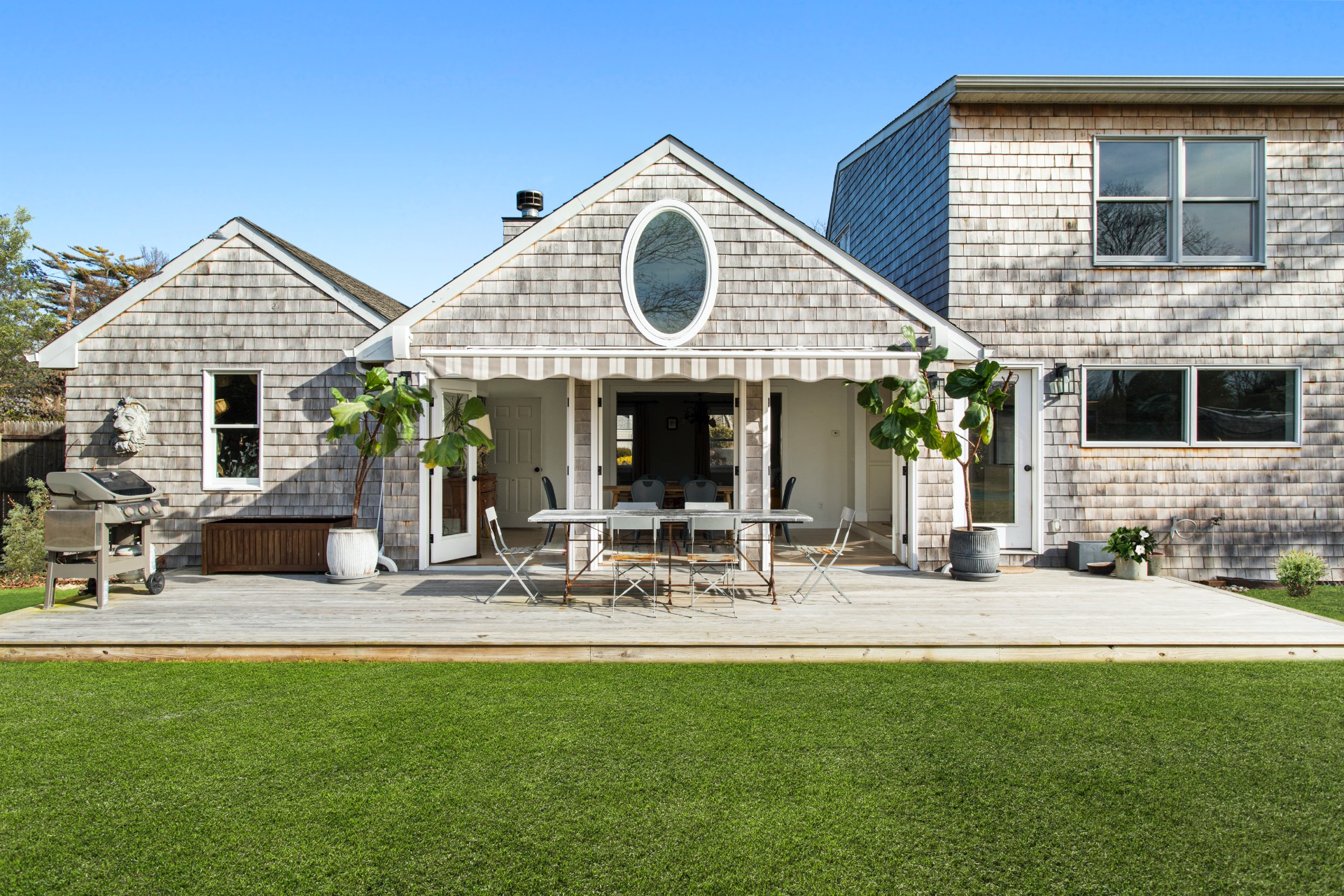 4 North Howells Point Road